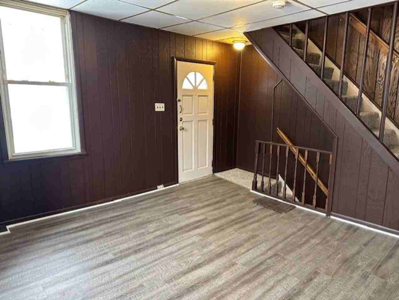 330 S 4th St - Photo 3 of 9