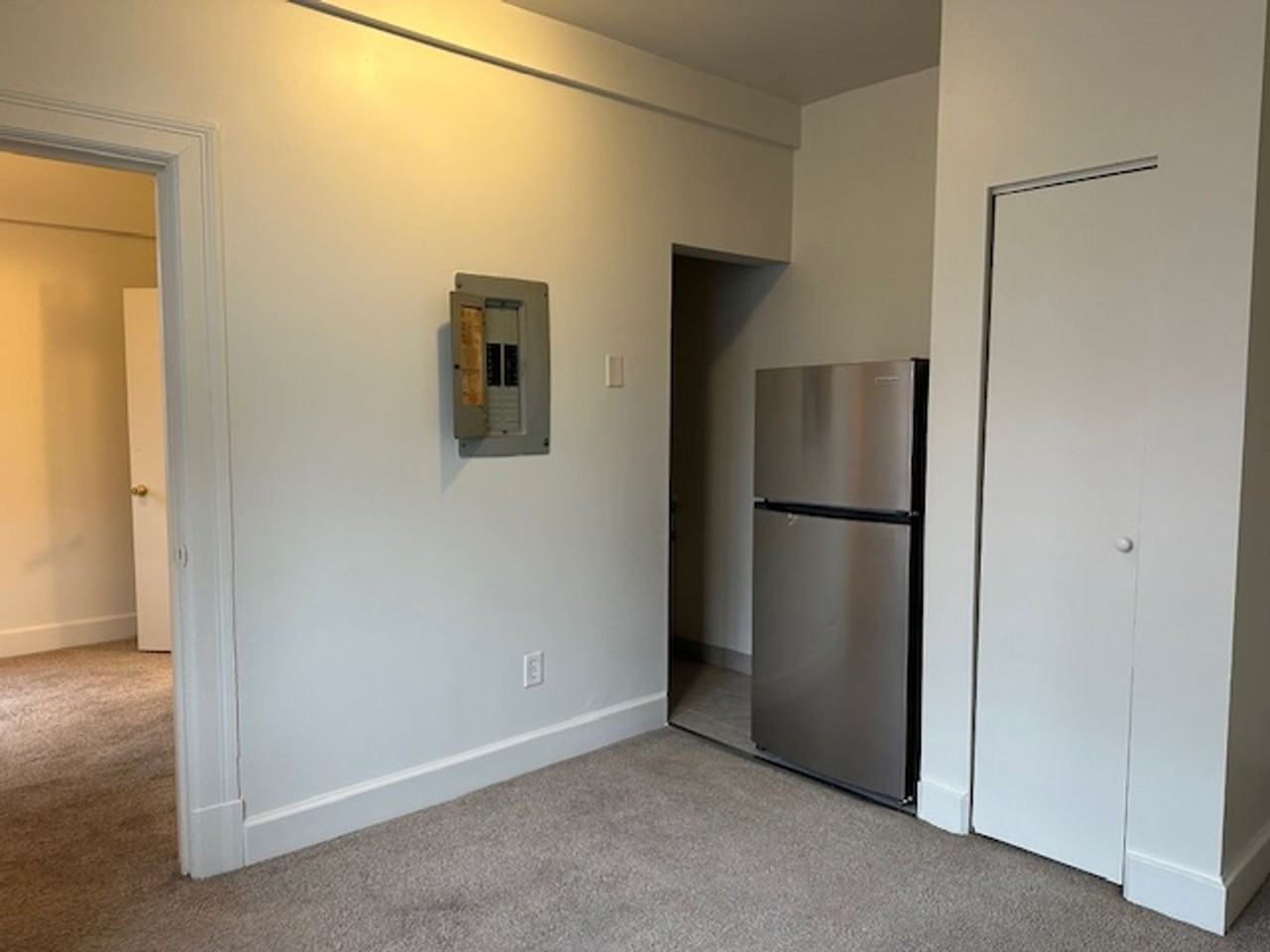 213 N 2nd St #B5 - Photo 5 of 9