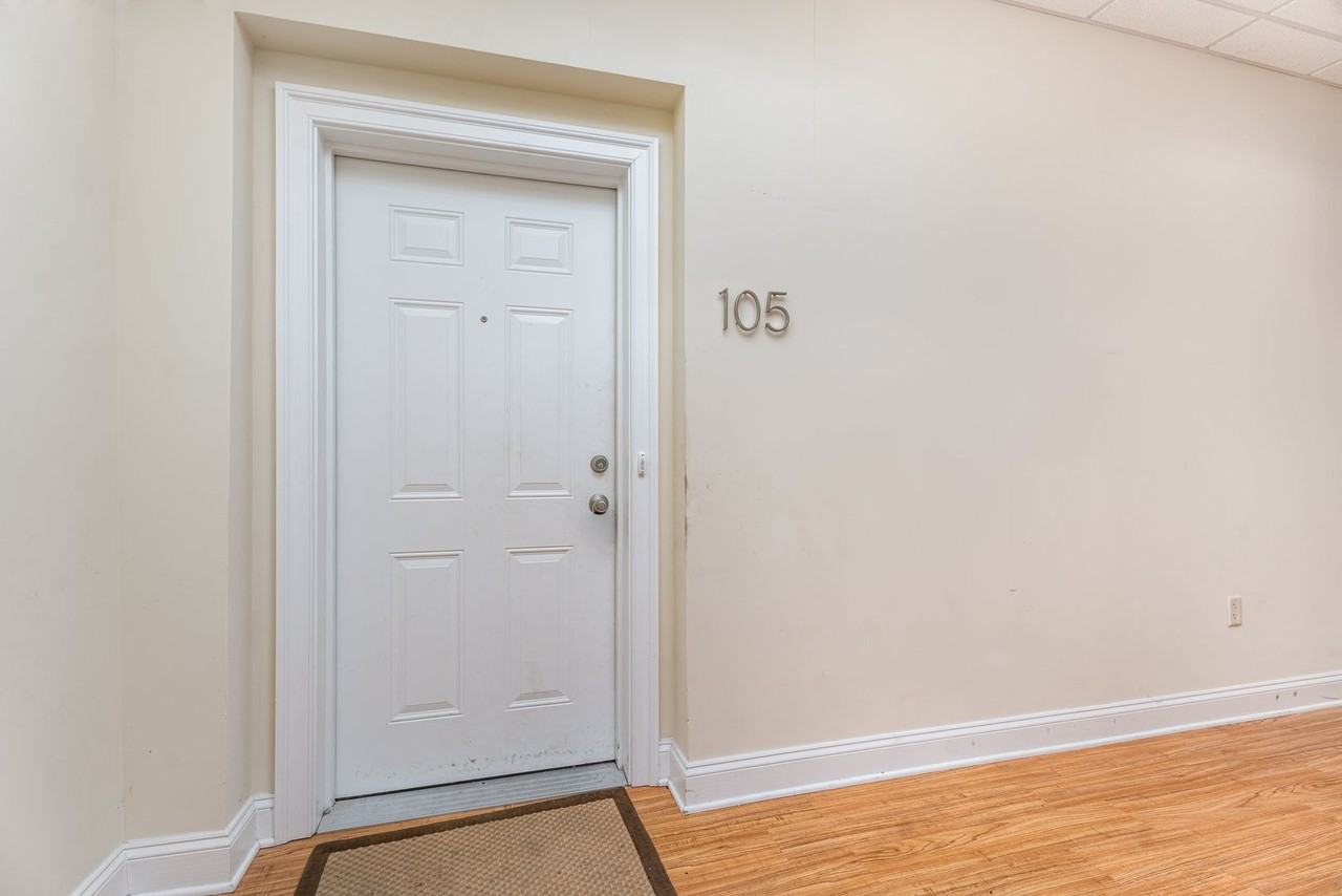 105 High Pointe Dr - Photo 3 of 30