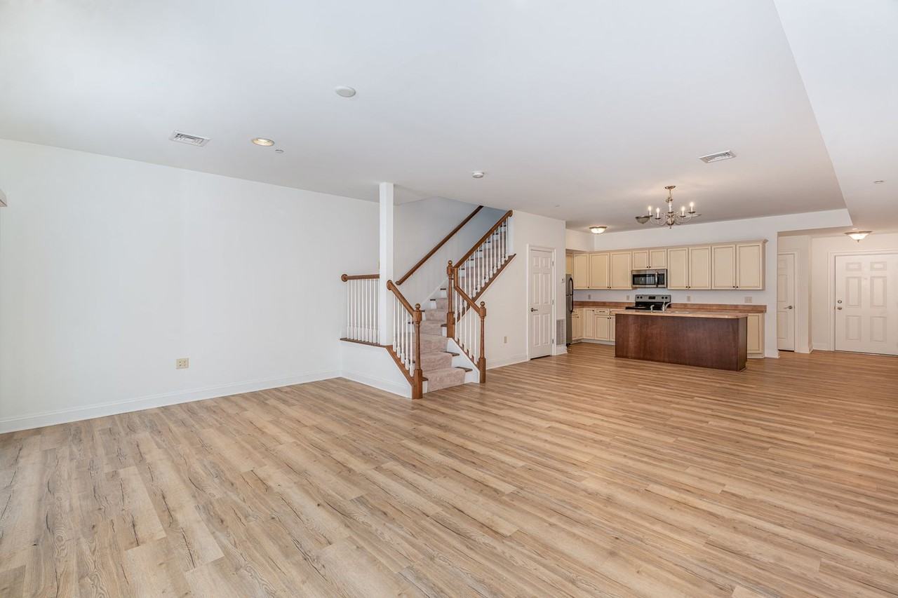 105 High Pointe Dr - Photo 6 of 30