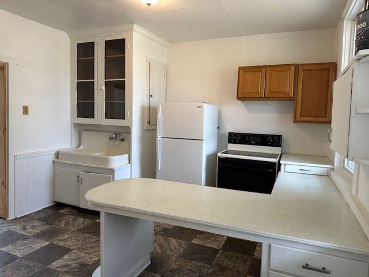 1 W Market St #1 - Photo 5 of 9