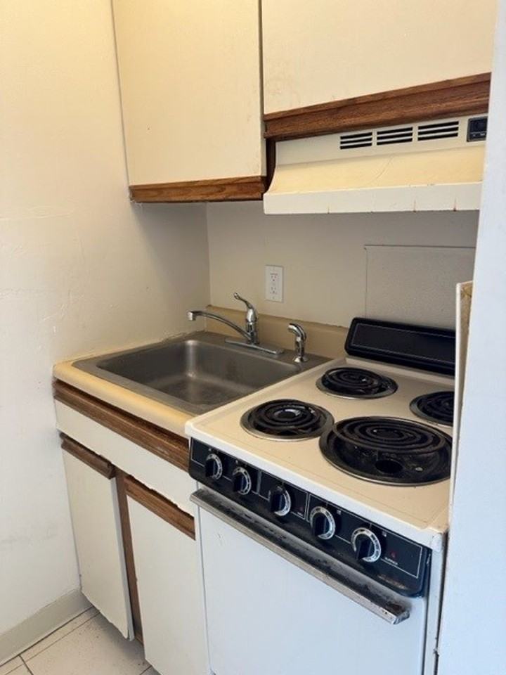 213 N 2nd St #C6 - Photo 5 of 8