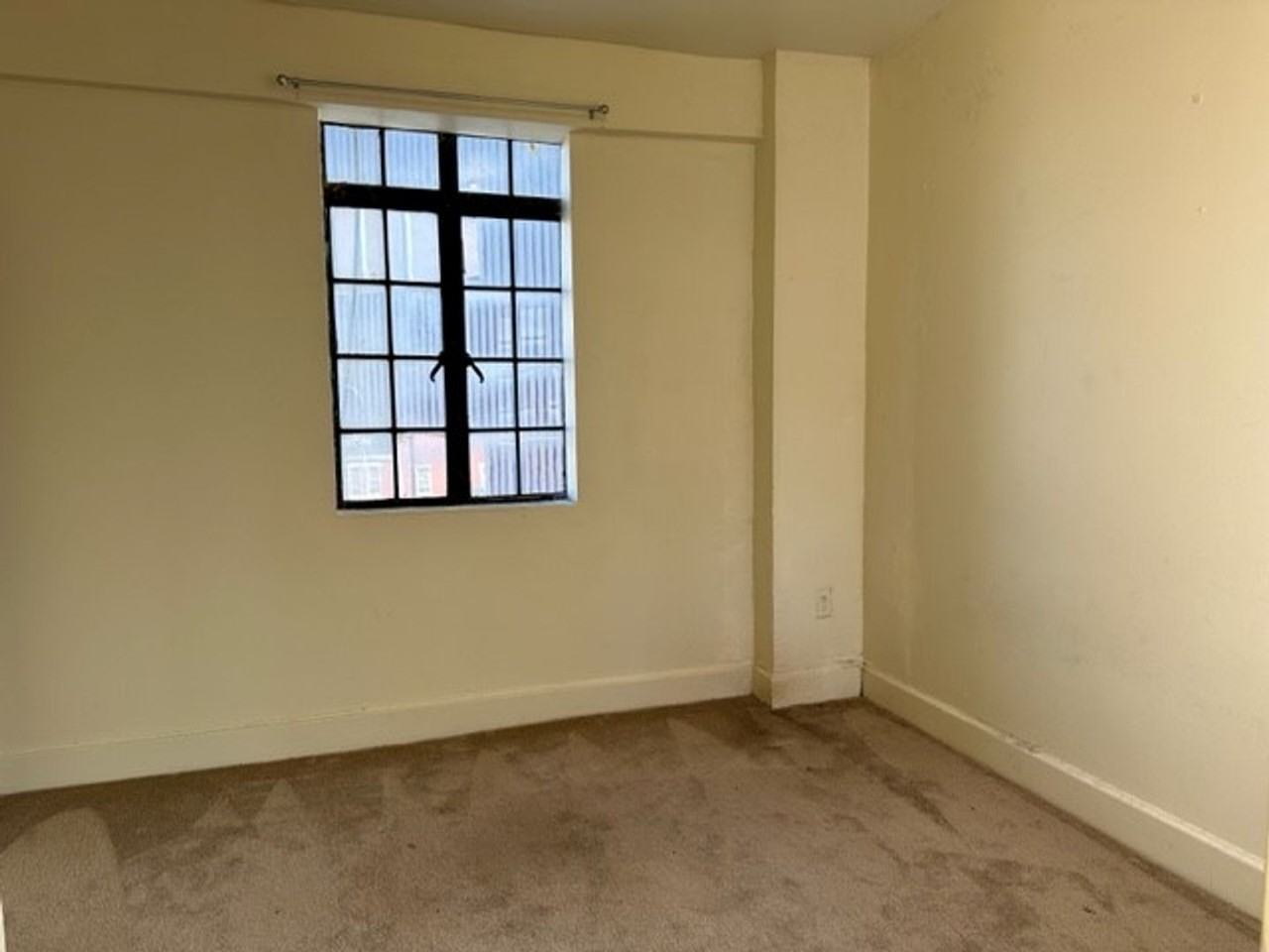 213 N 2nd St #C6 - Photo 6 of 8