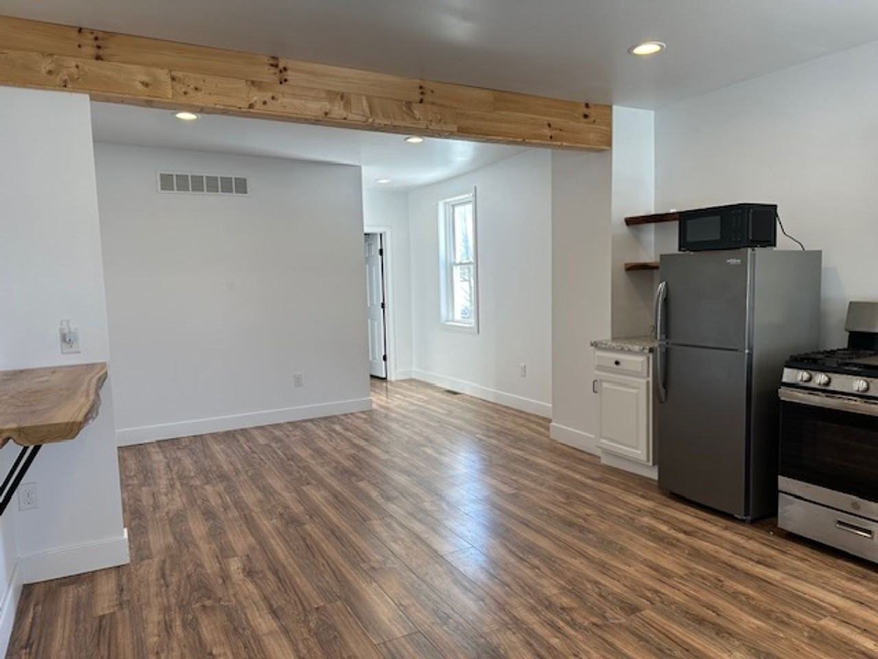 642 N 3rd Ave #1 - Photo 2 of 7