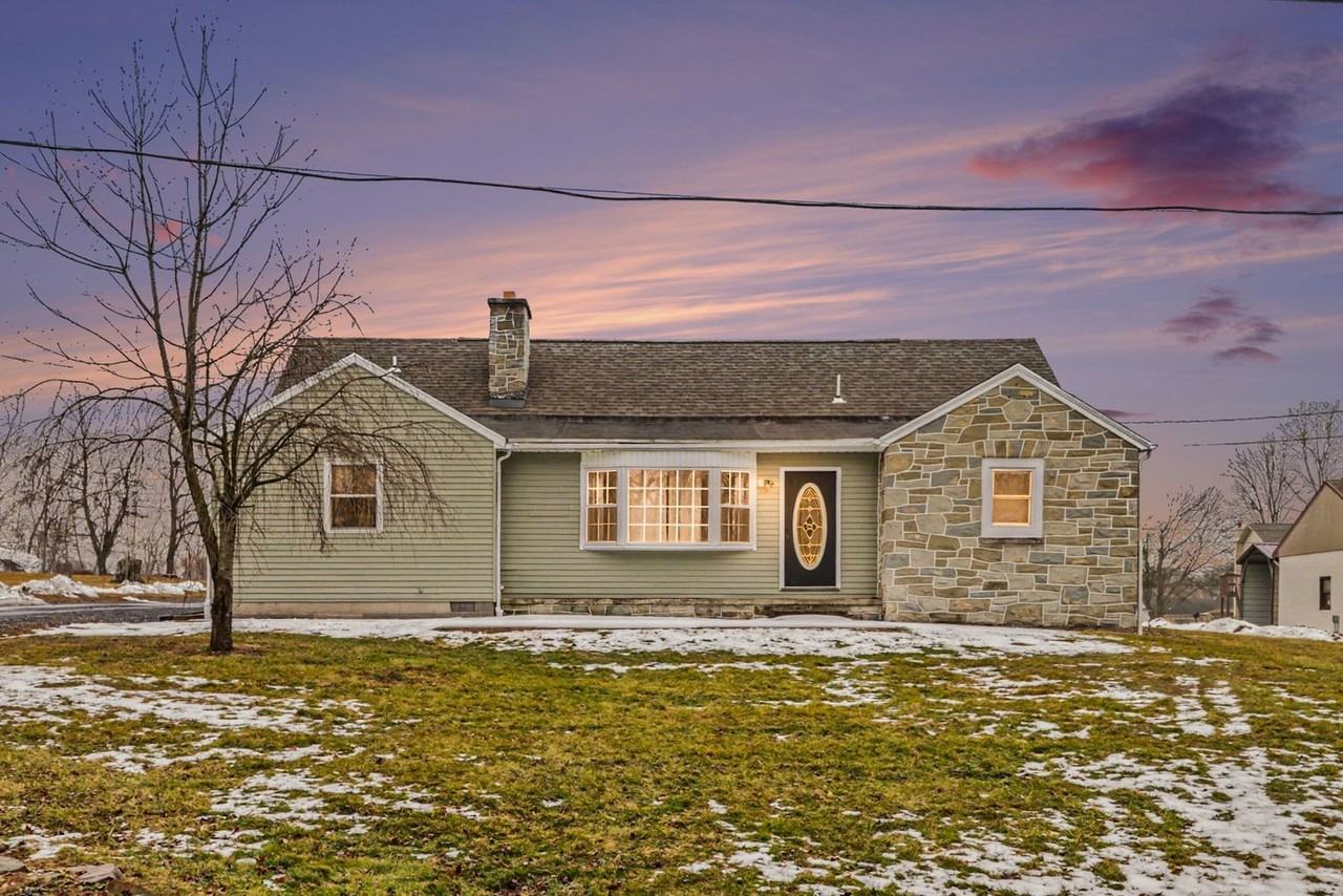 5885 Avis Ln - Photo 2 of 28