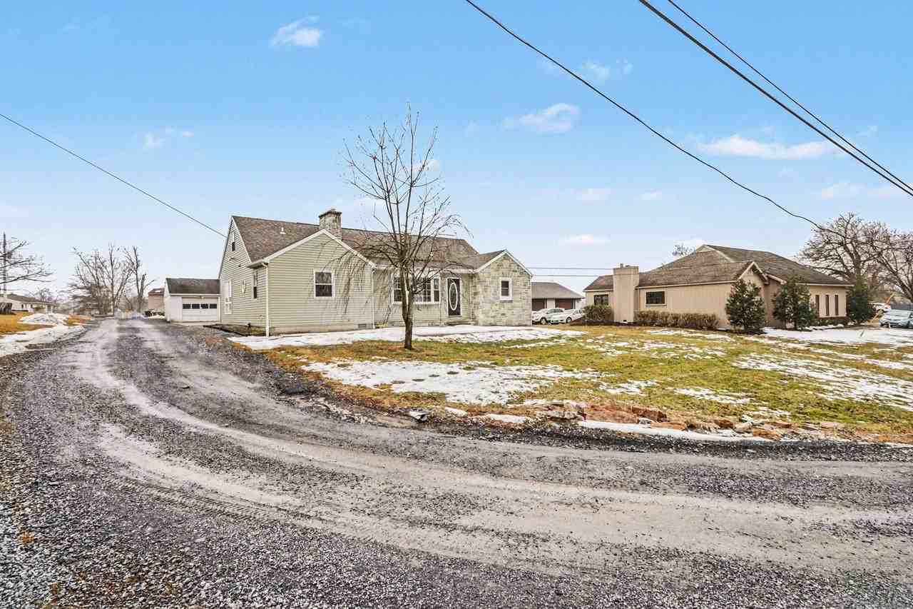 5885 Avis Ln - Photo 4 of 28