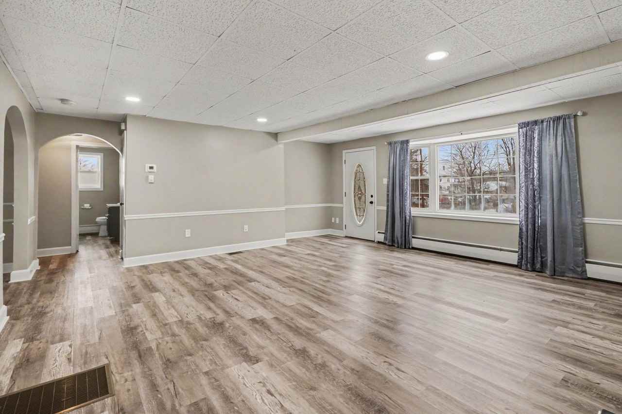 5885 Avis Ln - Photo 7 of 28