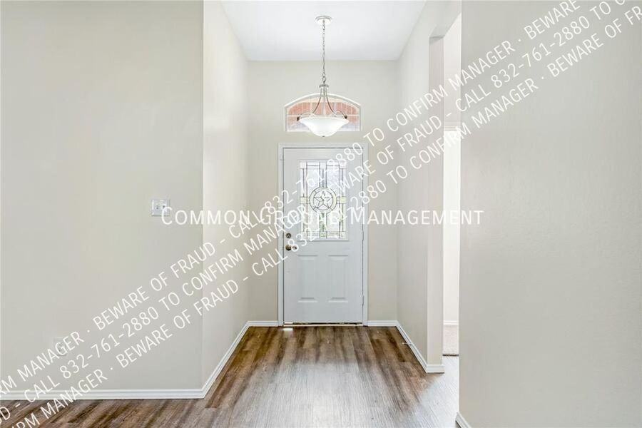 1118 Grace Dr - Photo 2 of 39