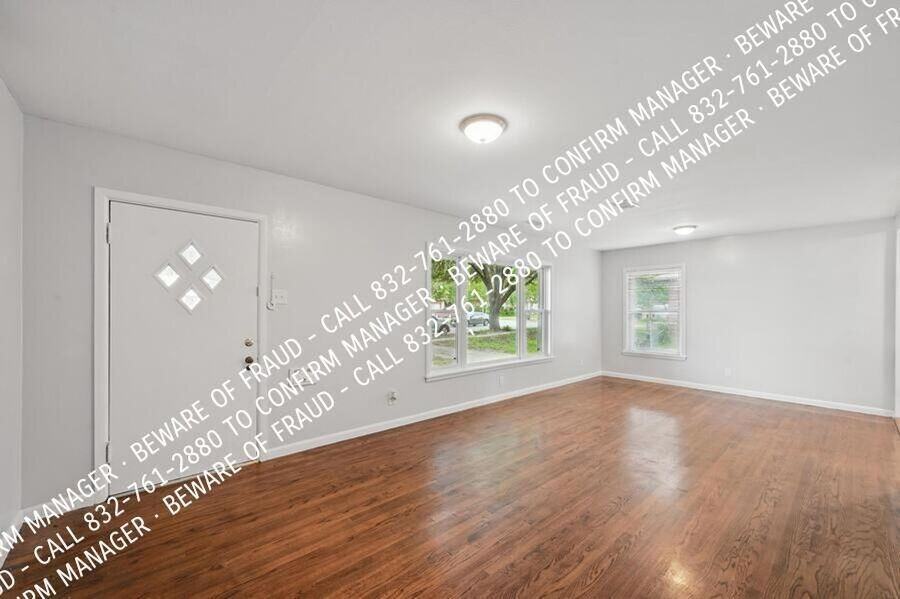 1928 Oldgate Ln - Photo 4 of 46