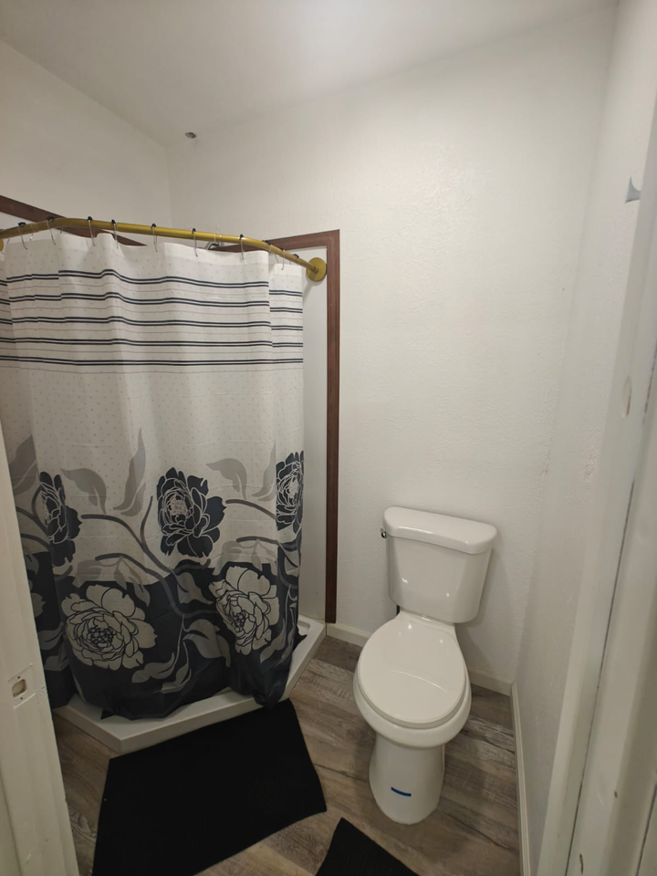 306 W Lewis St #3 - Photo 4 of 4