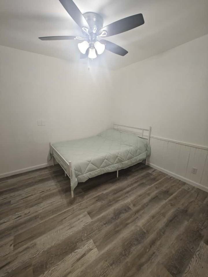 306 W Lewis St #4 - Photo 3 of 6