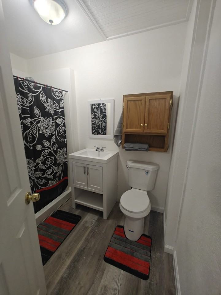 306 W Lewis St #4 - Photo 4 of 6