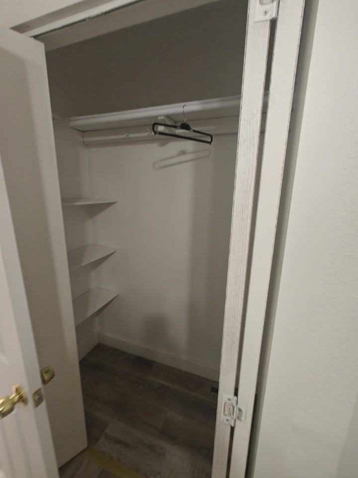 306 W Lewis St #4 - Photo 6 of 6