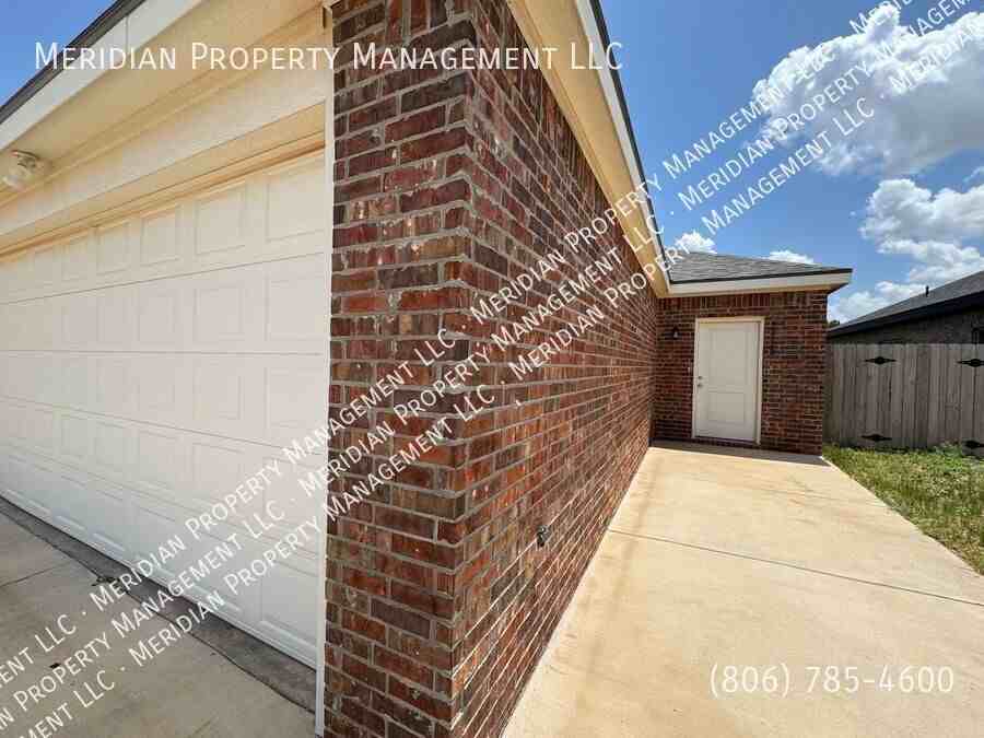 5537 Itasca St #B - Photo 2 of 33