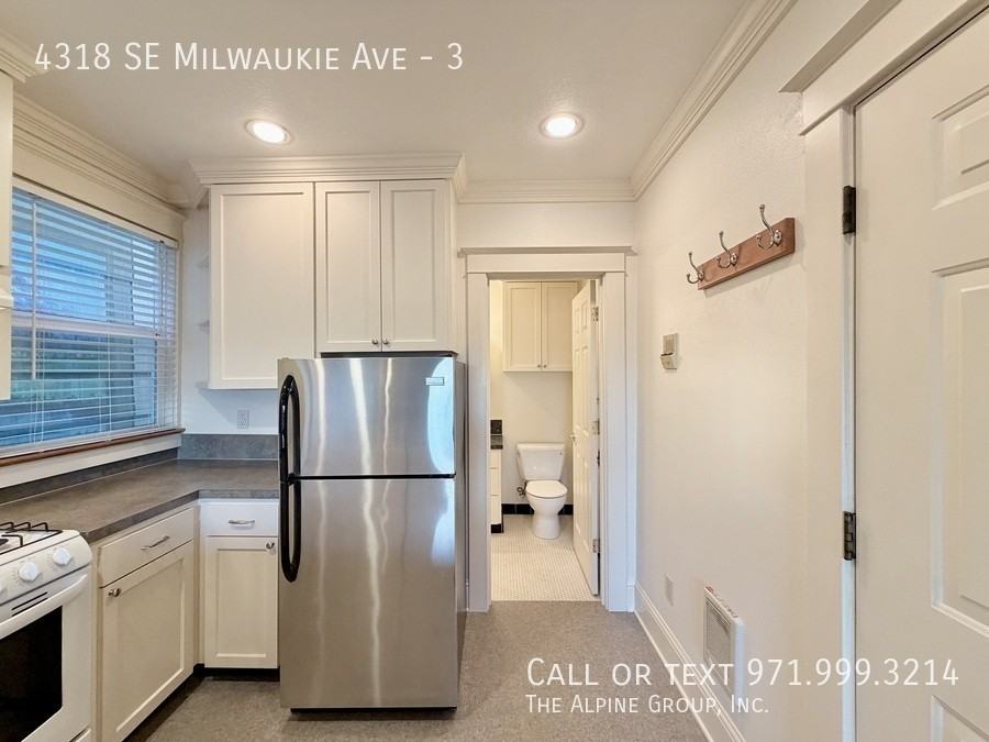 4318 Se Milwaukie Ave #3 - Photo 2 of 16