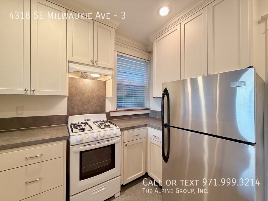 4318 Se Milwaukie Ave #3 - Photo 5 of 16