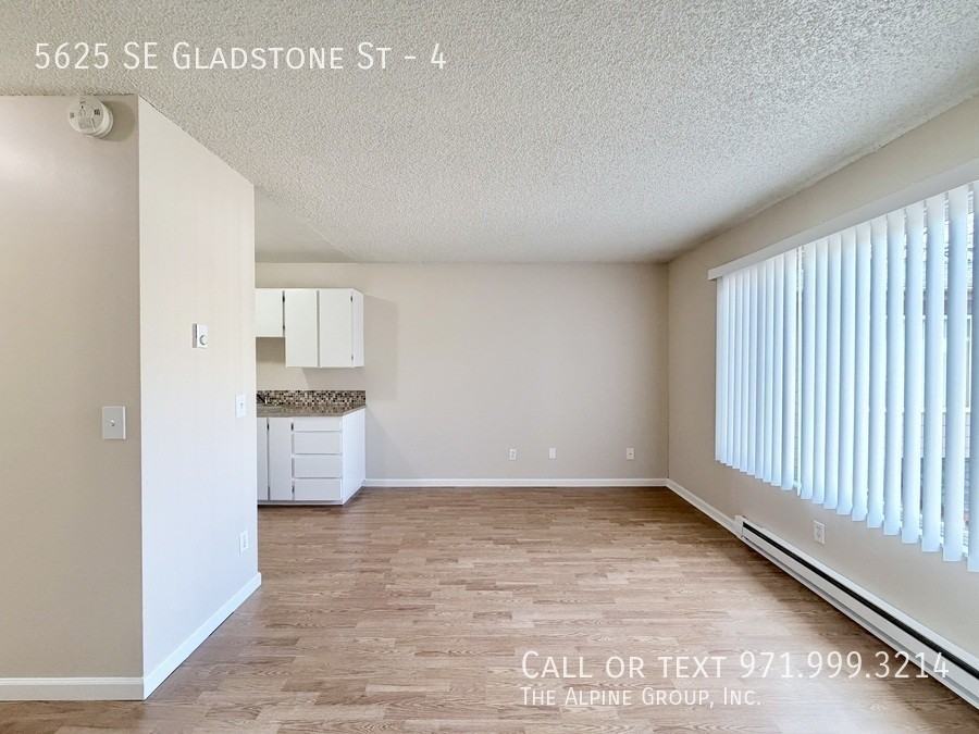 5625 Se Gladstone St #4 - Photo 2 of 17
