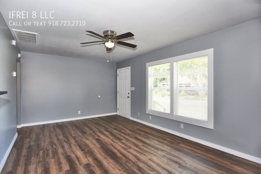 1557 N Irvington Ave - Photo 3 of 22