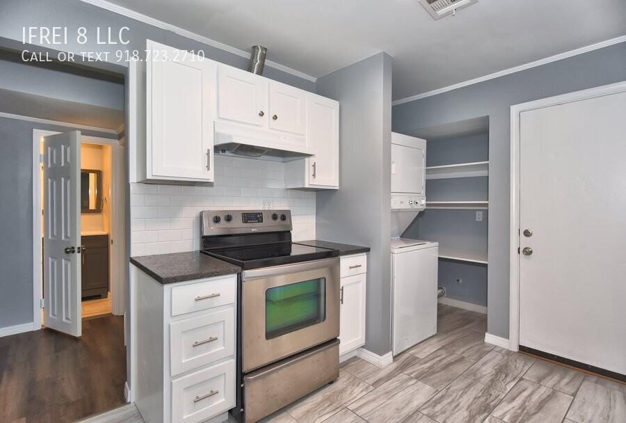 1557 N Irvington Ave - Photo 4 of 22