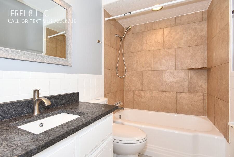 1557 N Irvington Ave - Photo 7 of 22