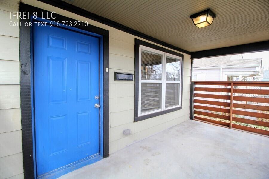 2865 E Admiral Pl - Photo 2 of 36