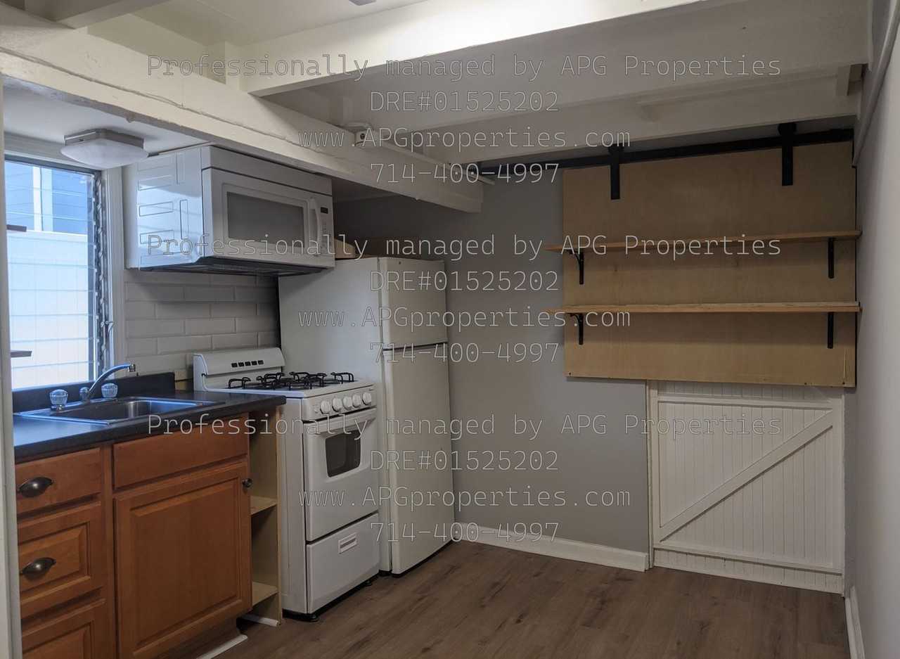 136 1/2 N Yale Ave - Photo 4 of 17