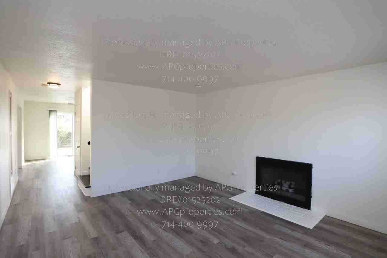 519 N Daisy Ave - Photo 2 of 26