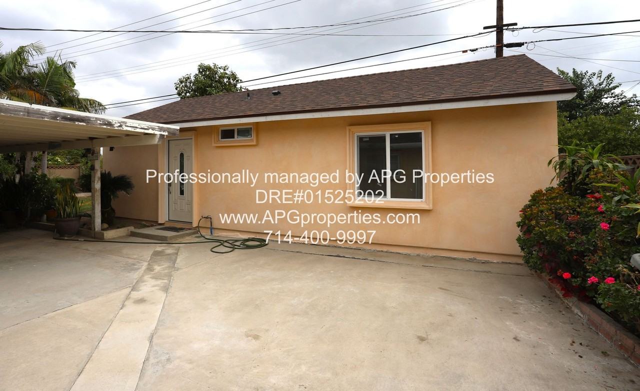 838 S Gilbuck Dr #B - Photo 2 of 15