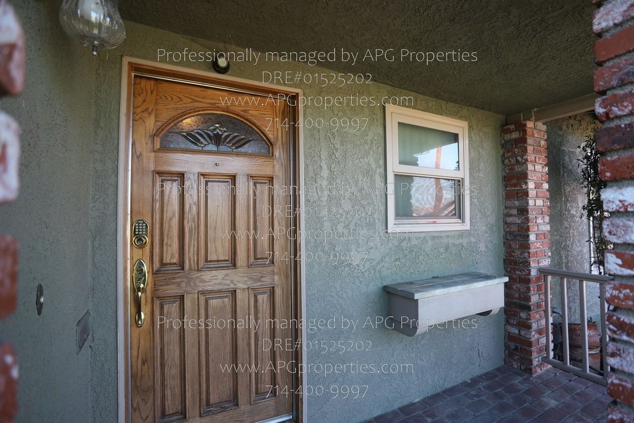 11441 Park Ln - Photo 3 of 29