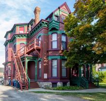 320 S Division St - Photo 1 of 1