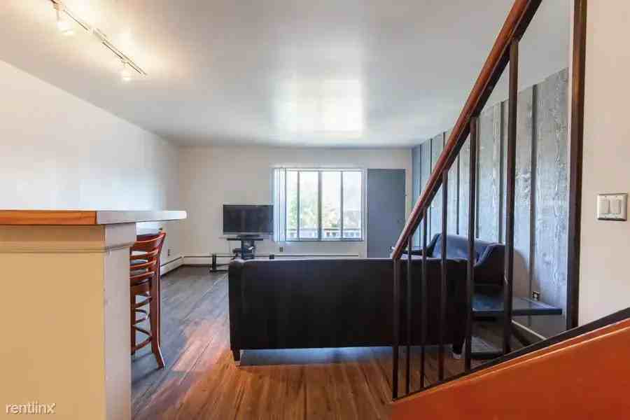 1224 Washtenaw Ct #1224-10 - Photo 3 of 12