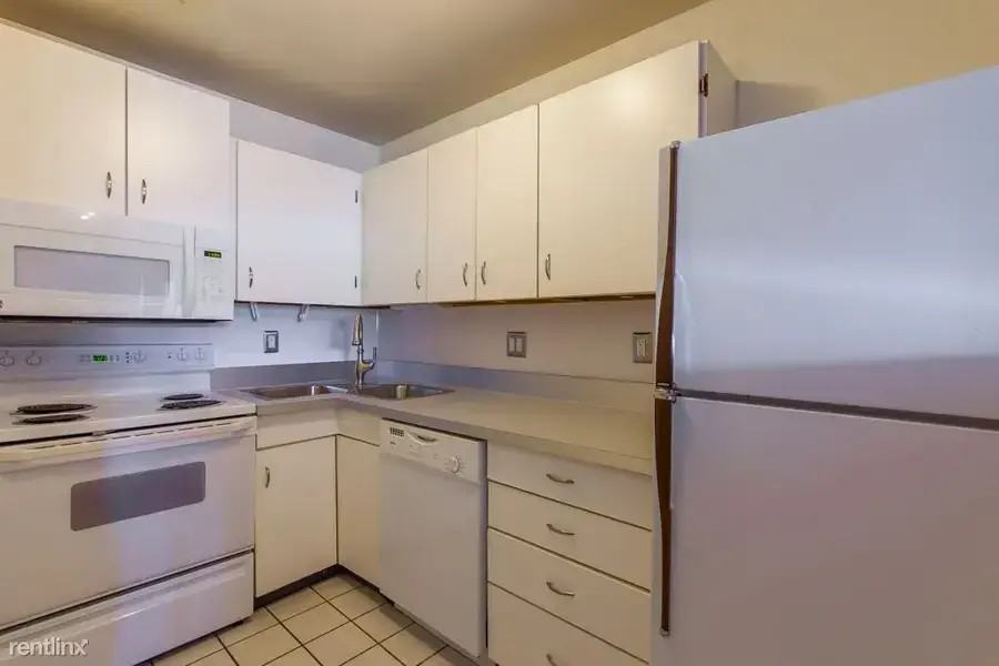 1224 Washtenaw Ct #1224-10 - Photo 7 of 12