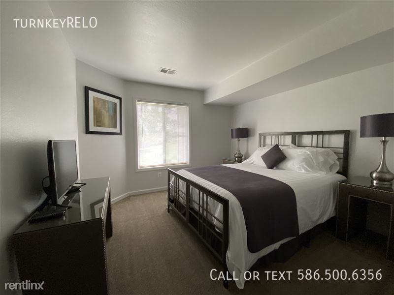 45039 Elmhurst Ct - Photo 4 of 31