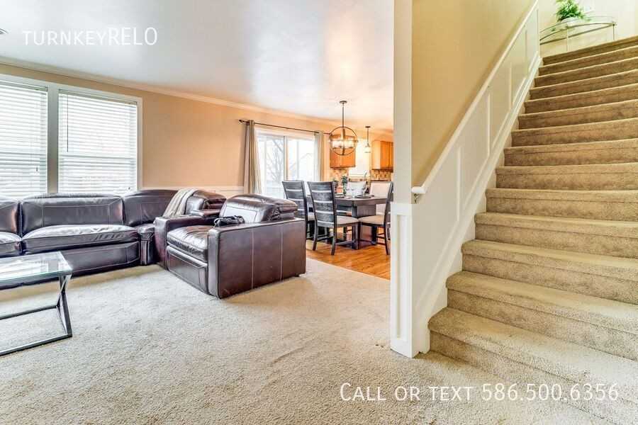 7274 Rachel Dr - Photo 3 of 30