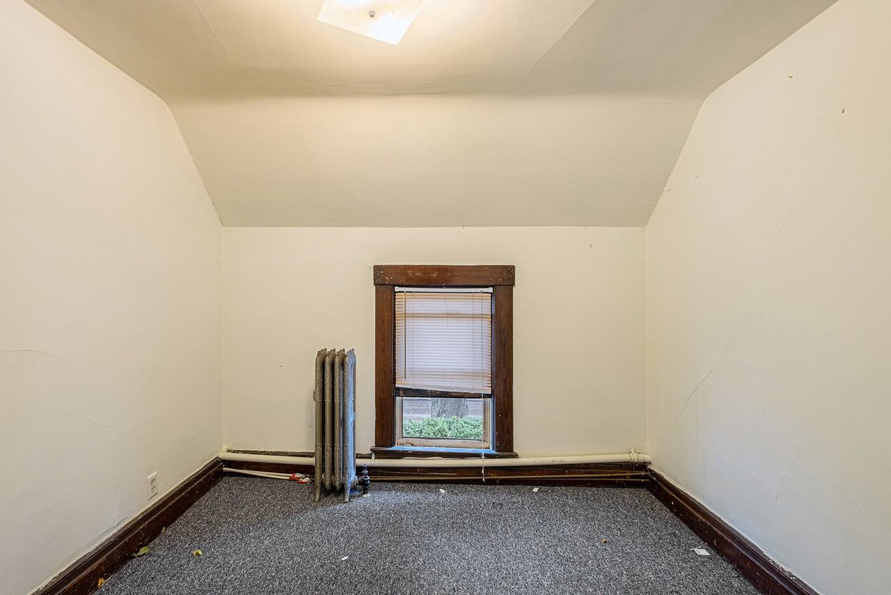 1119 S Forest Ave - Photo 3 of 18