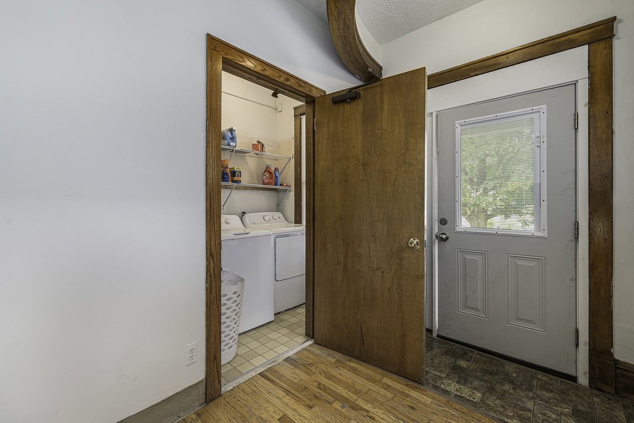 1015 Packard St #2 - Photo 6 of 11