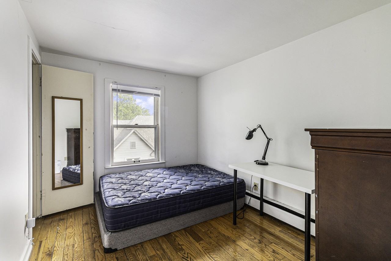 407 N Ashley St #5 - Photo 6 of 17