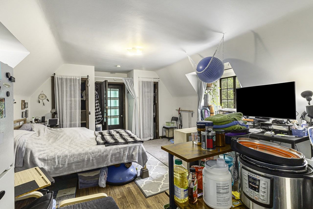 608 W Washington #4 - Photo 5 of 12