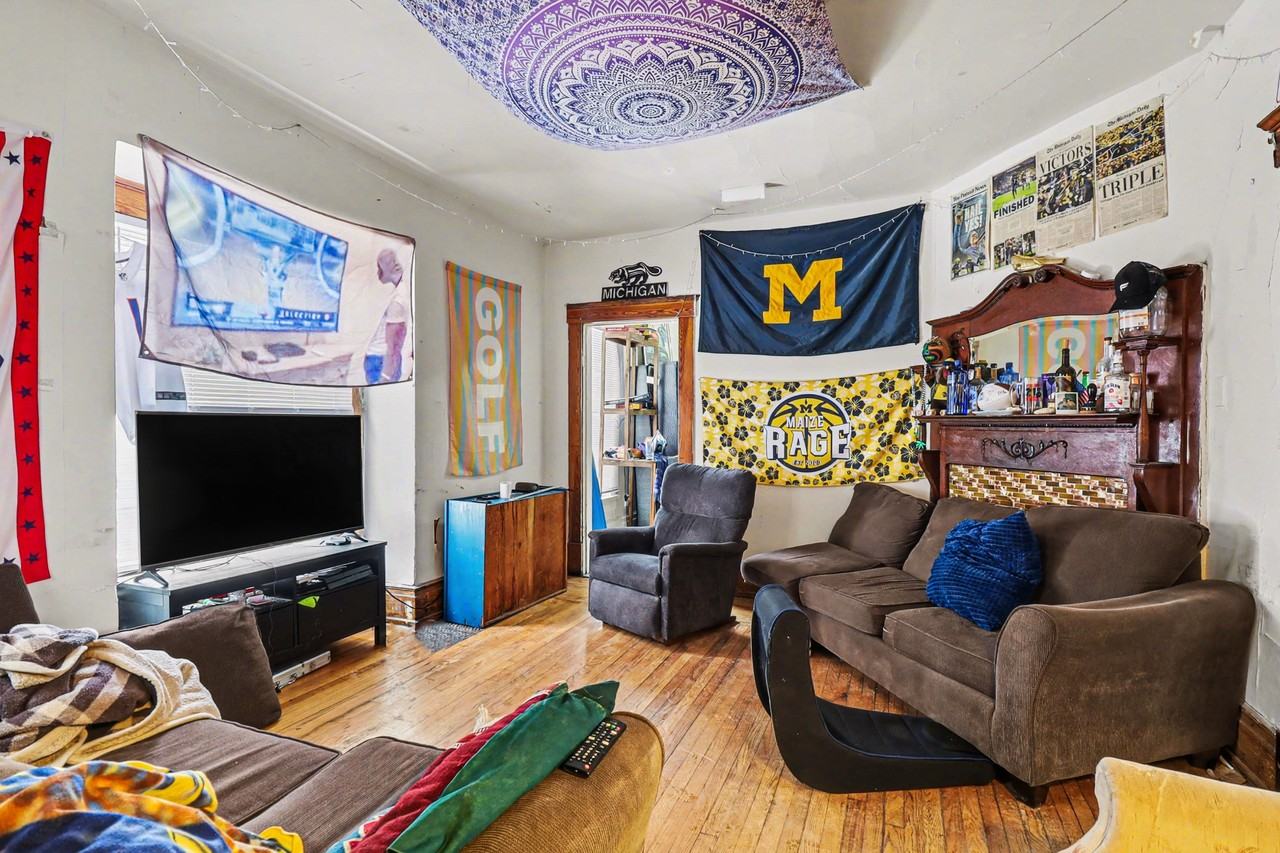 606 Catherine St - Photo 4 of 28