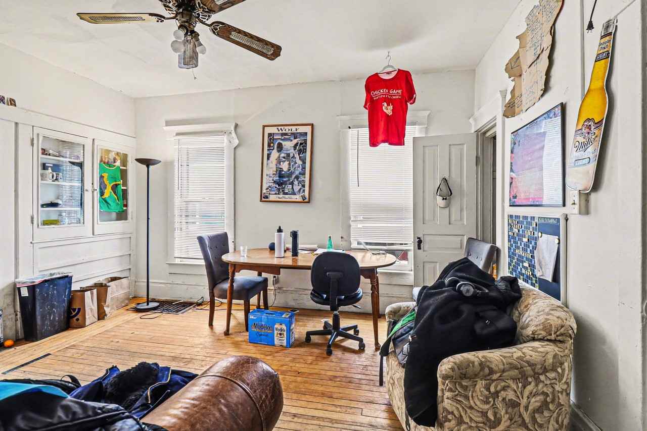 606 Catherine St - Photo 5 of 28