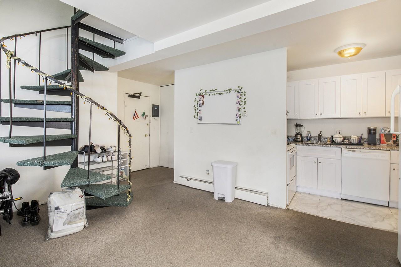 1327 Wilmot St #4 - Photo 6 of 13