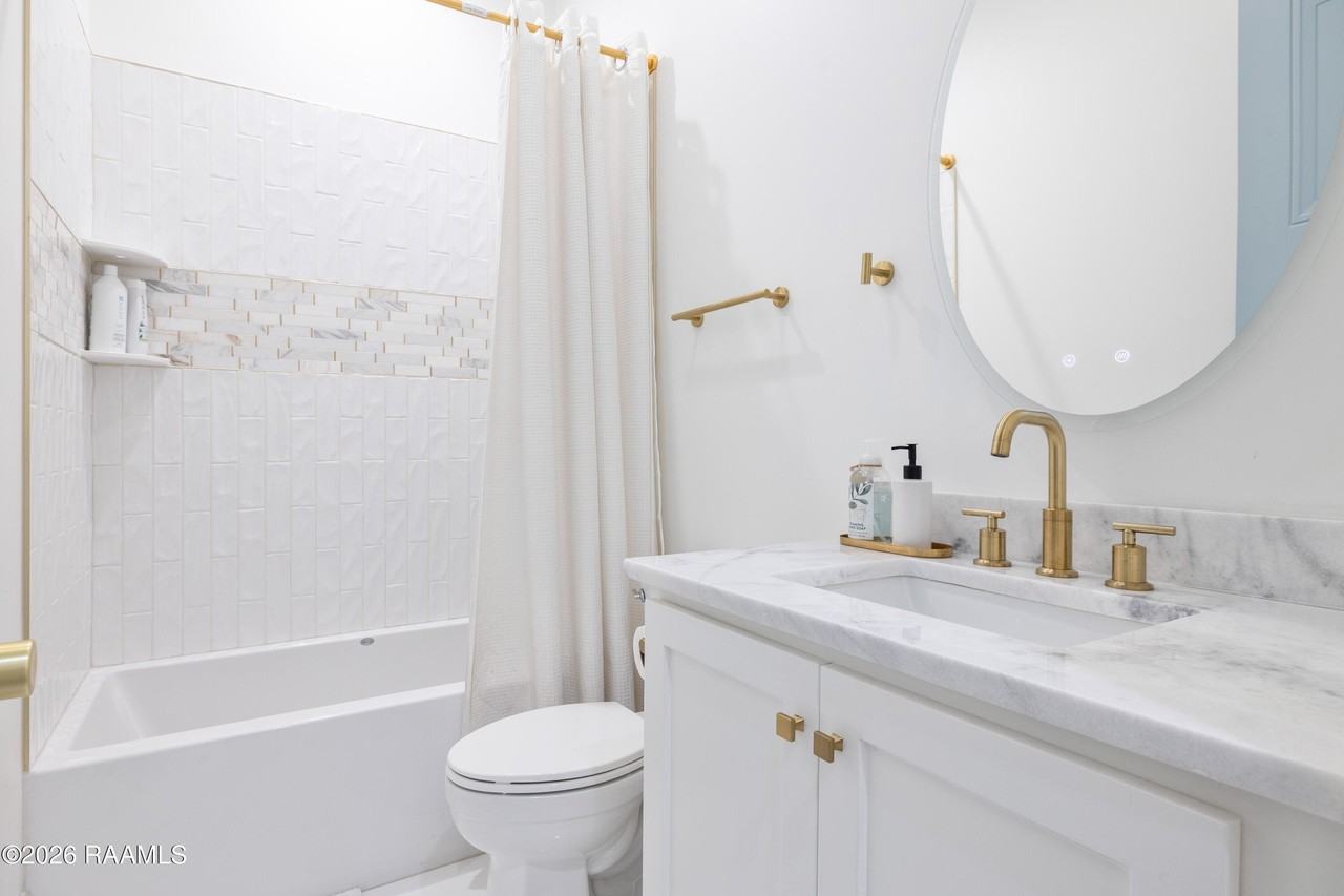 1013 Camellia Blvd Unit A - Photo 7 of 17