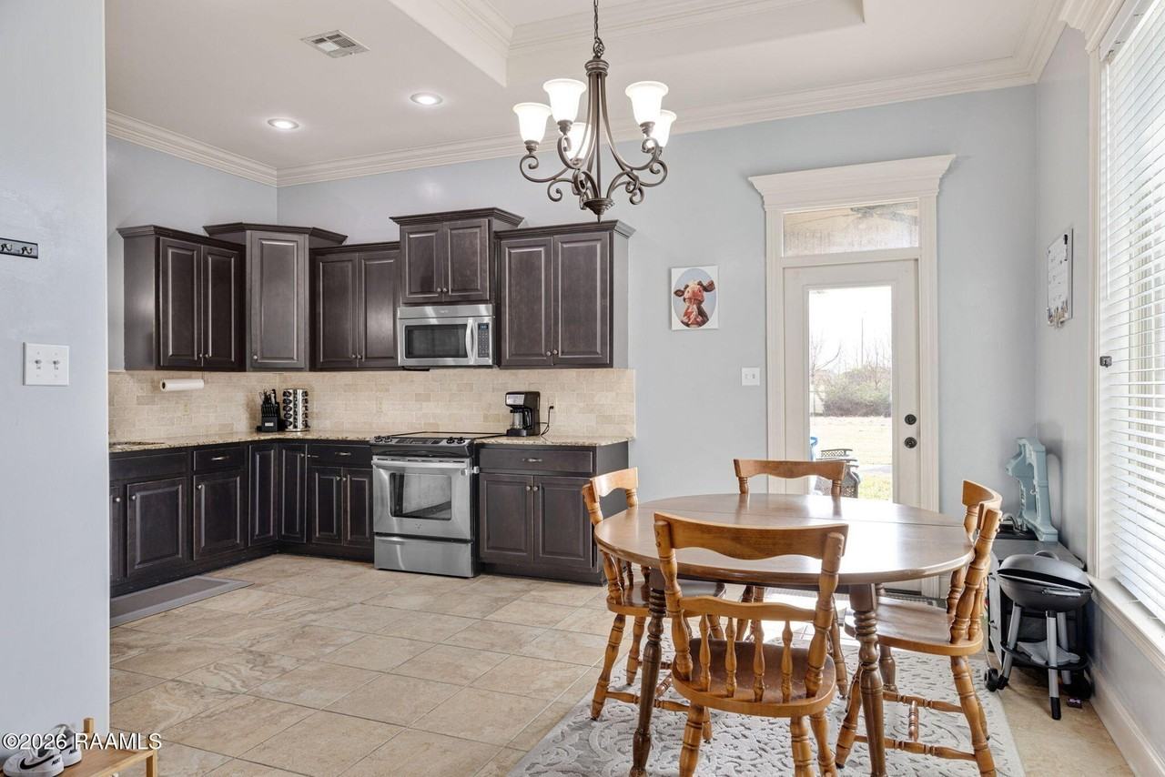 300 Overbrook Dr - Photo 7 of 23