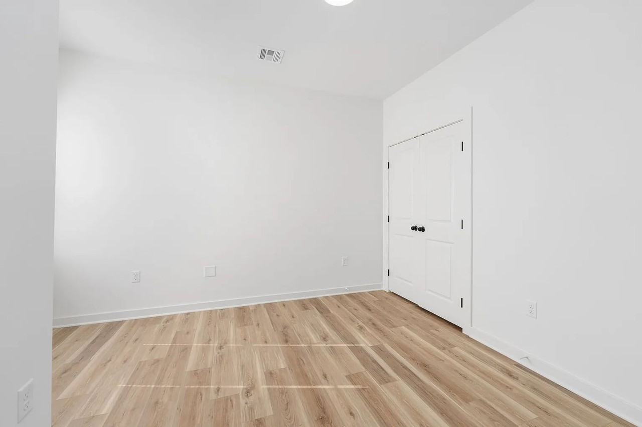 2333 S Spring Hill Ct - Photo 3 of 22