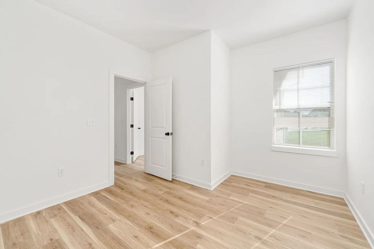 2333 S Spring Hill Ct - Photo 4 of 22