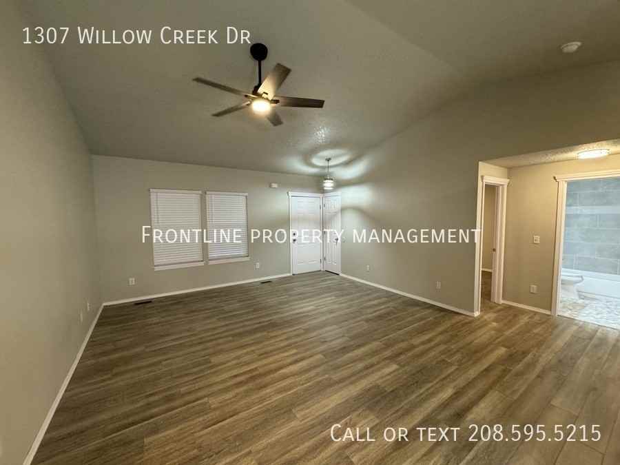 1307 Willow Creek Dr - Photo 2 of 17