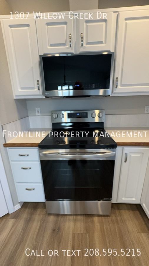 1307 Willow Creek Dr - Photo 7 of 17