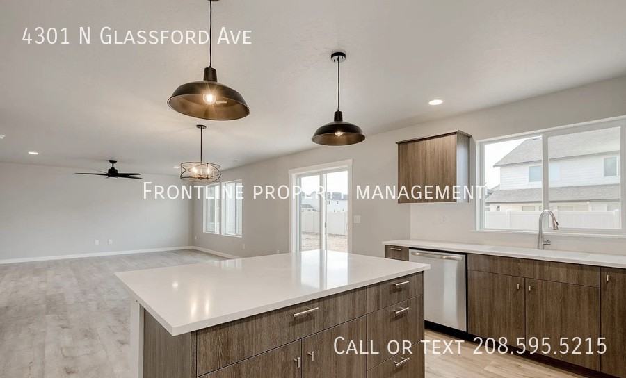 4301 N Glassford Ave - Photo 3 of 13