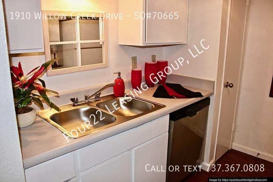 1910 Willow Creek Dr - Photo 5 of 11