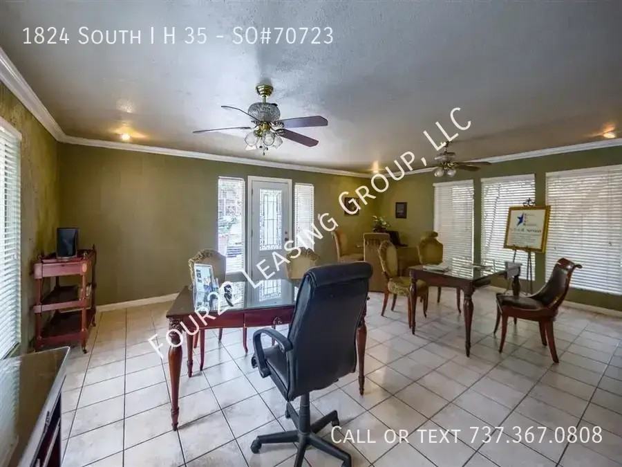 1824 S Interstate 35 - Photo 4 of 11